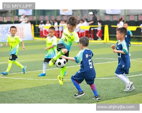 武汉足球明星现场风采展示与精彩瞬间回顾